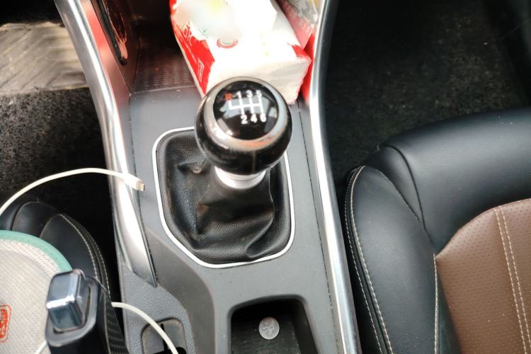 Used BYD Song 2018 1.5TI Manual Smart Connect Enjoyment Model Gear Lever