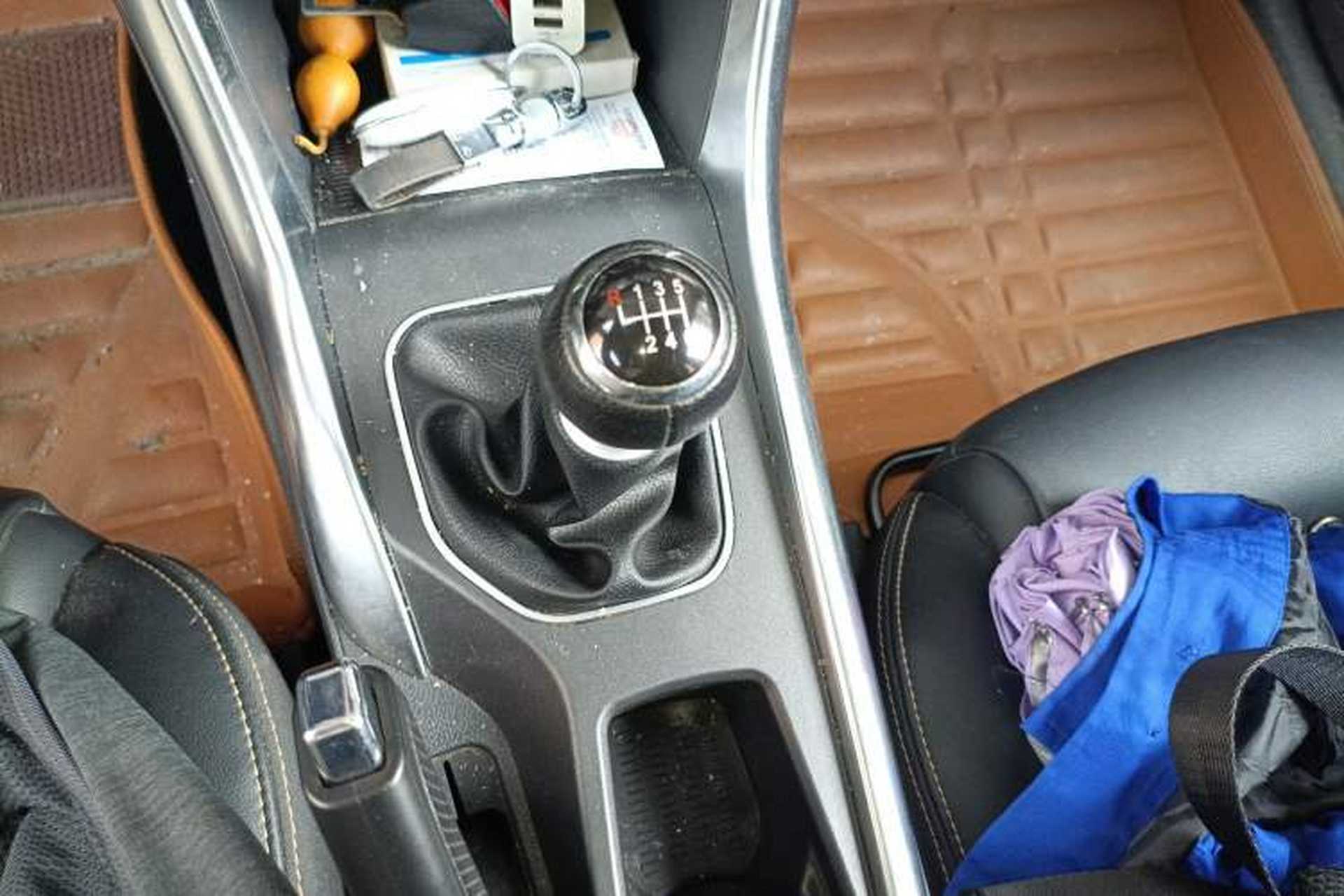 Used BYD Song 2018 1.5TI Manual Smart Connect Enjoyment Model Gear Lever
