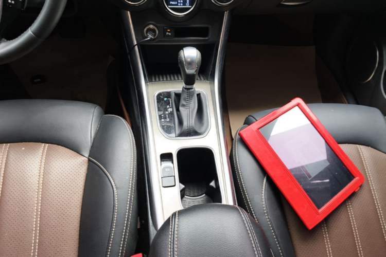 Used BYD Song 2018 1.5TID Automatic Smart Connect Prestige Model Gear Lever