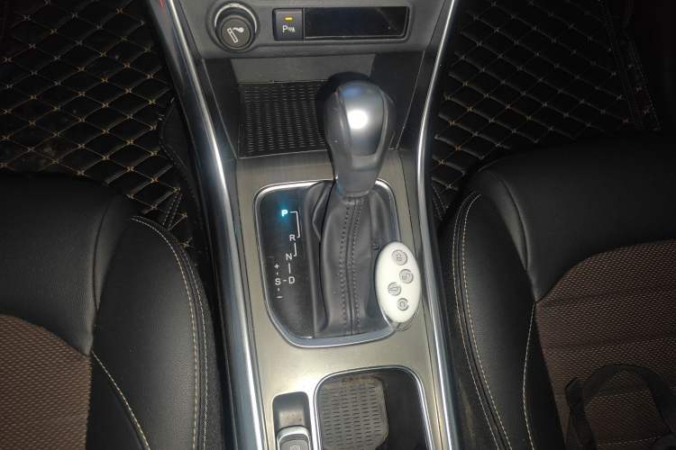 Used BYD Song 2018 1.5TID Automatic Comfort Model Gear Lever