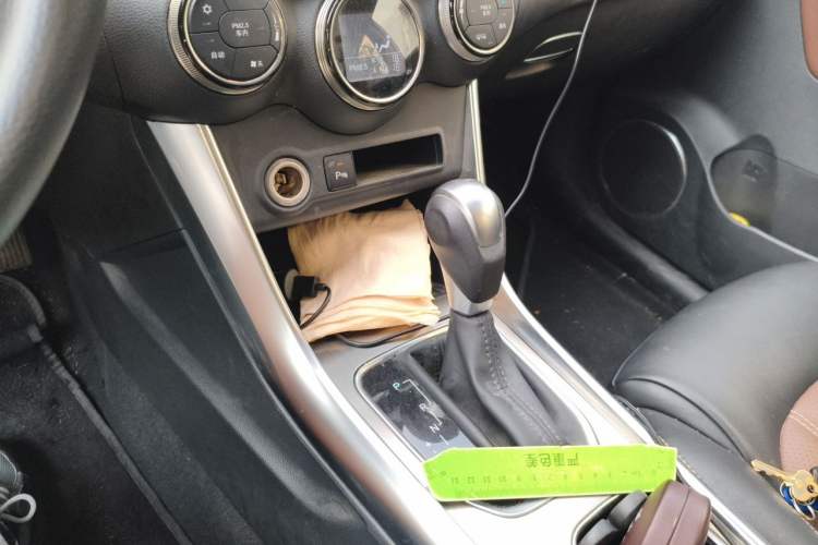 Used BYD Song 2018 1.5TID Automatic Smart Connect Prestige Model Gear Lever