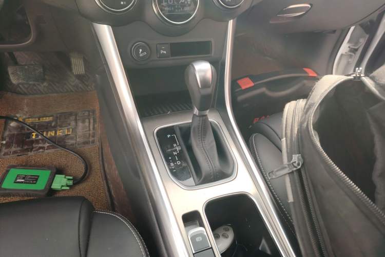 Used BYD Song 2018 1.5TID Automatic Smart Connect Prestige Model Gear Lever