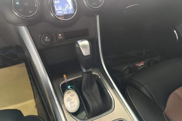 Used BYD Song 2018 1.5TID Automatic Smart Connect Prestige Model Gear Lever