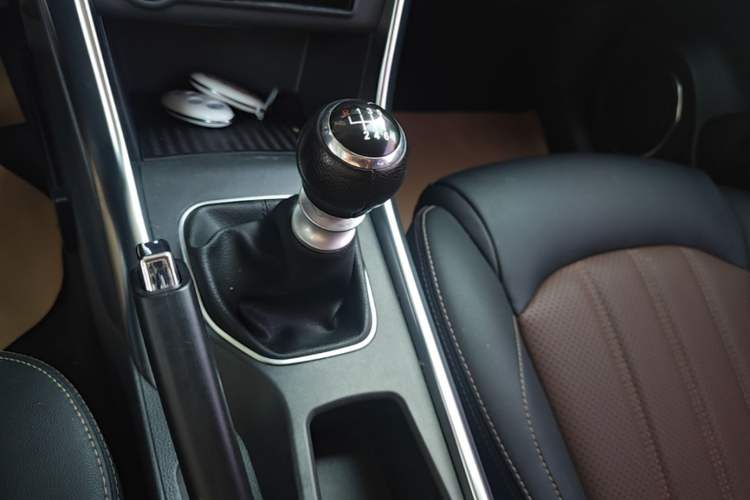 Used BYD Song 2018 1.5TI Manual Smart Connect Enjoyment Model Gear Lever