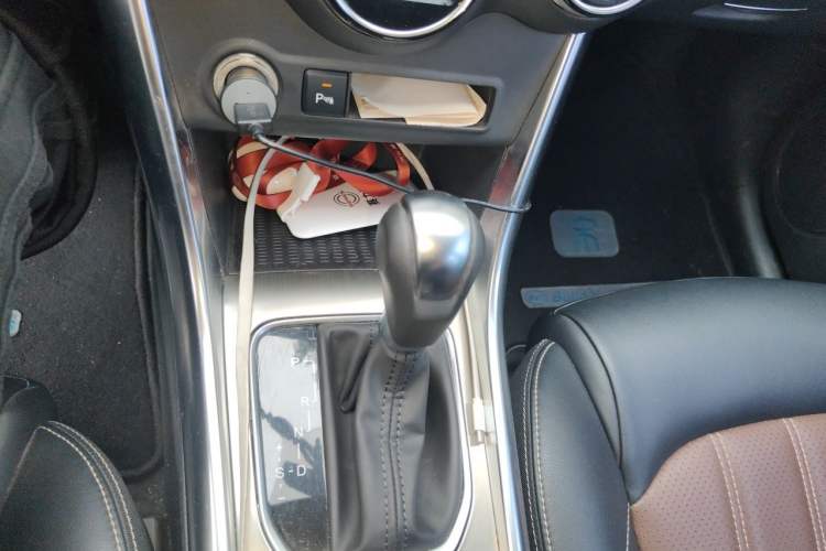 Used BYD Song 2018 1.5TID Automatic Smart Connect Prestige Model Gear Lever