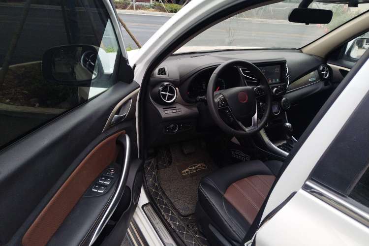 Used BYD Song 2018 1.5TID Automatic Smart Connect Prestige Model Interior 2