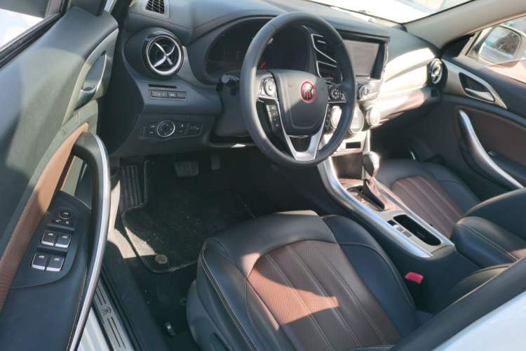 Used BYD Song 2018 1.5TID Automatic Smart Connect Prestige Model Interior 3