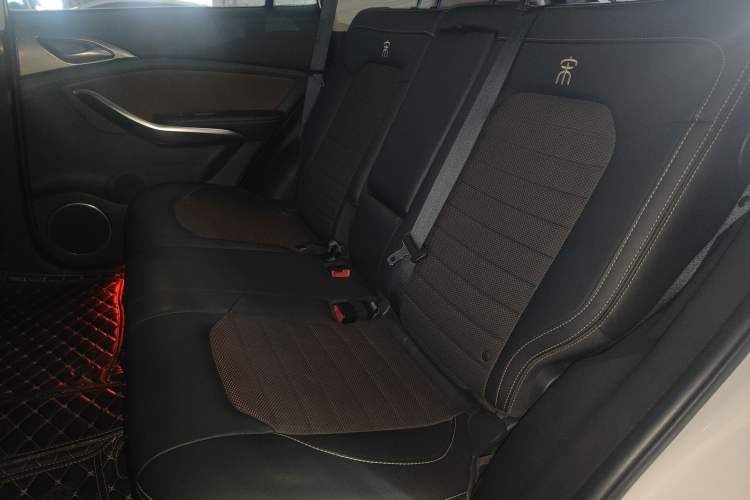 Used BYD Song 2018 1.5TID Automatic Comfort Model Interior 4