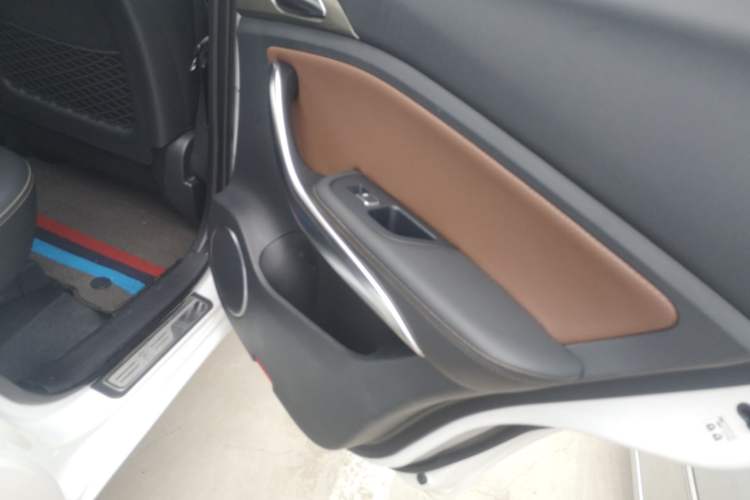 Used BYD Song 2018 1.5TID Automatic Smart Connect Prestige Model Interior 6