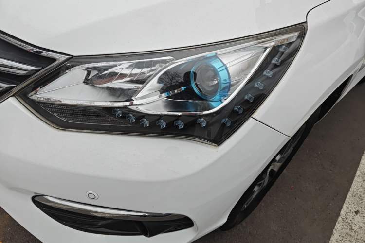 Used BYD Song 2018 1.5TI Manual Smart Connect Enjoyment Model Left Front Headlight