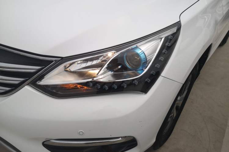 Used BYD Song 2018 1.5TID Automatic Smart Connect Prestige Model Left Front Headlight