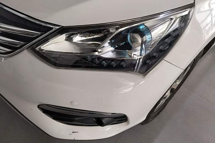 Used BYD Song 2018 1.5TID Automatic Smart Connect Prestige Model Left Front Headlight