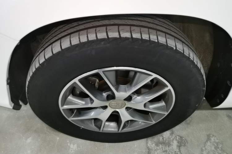 Used BYD Song 2018 1.5TID Automatic Smart Connect Luxury Model Left Front Wheel Hub