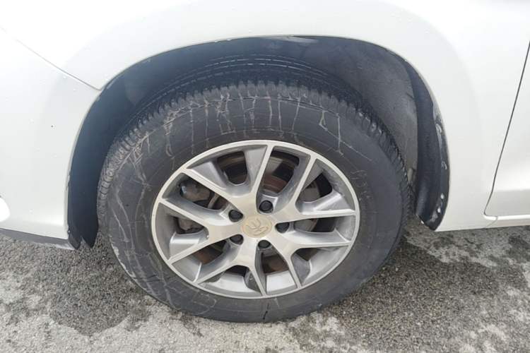 Used BYD Song 2018 1.5TI Manual Smart Connect Enjoyment Model Left Front Wheel Hub