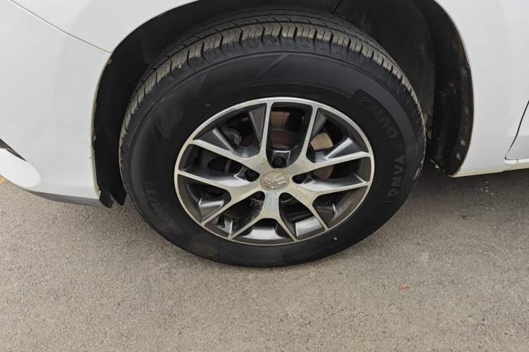 Used BYD Song 2018 1.5TI Manual Smart Connect Enjoyment Model Left Front Wheel Hub