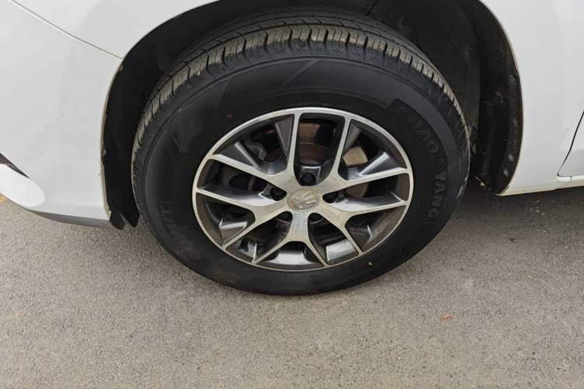 Used BYD Song 2018 1.5TI Manual Smart Connect Enjoyment Model Left Front Wheel Hub