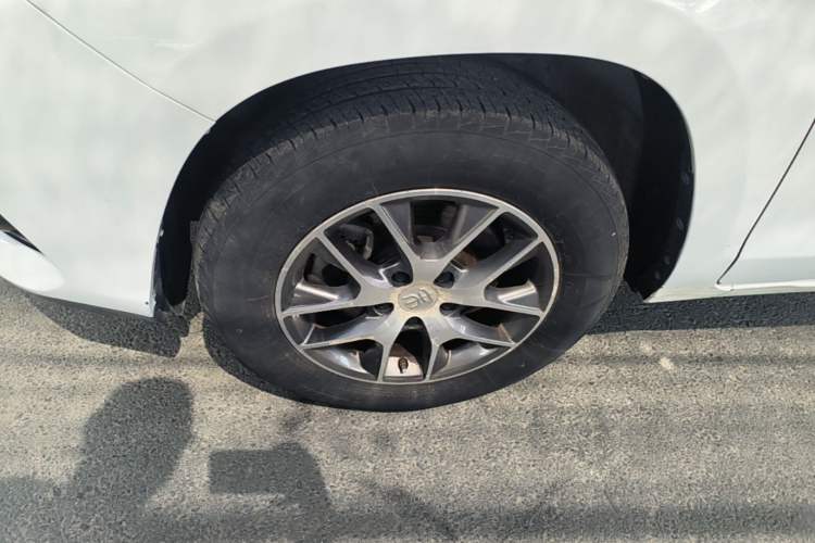 Used BYD Song 2018 1.5TI Manual Smart Connect Enjoyment Model Left Front Wheel Hub