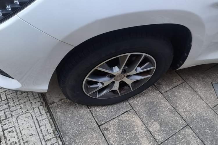 Used BYD Song 2018 1.5TID Automatic Smart Connect Prestige Model Left Front Wheel Hub