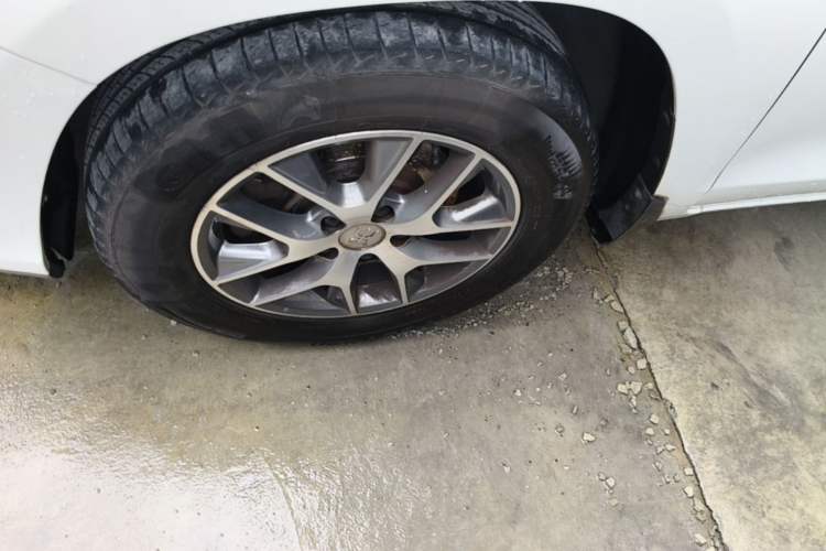 Used BYD Song 2018 1.5TID Automatic Smart Connect Prestige Model Left Front Wheel Hub