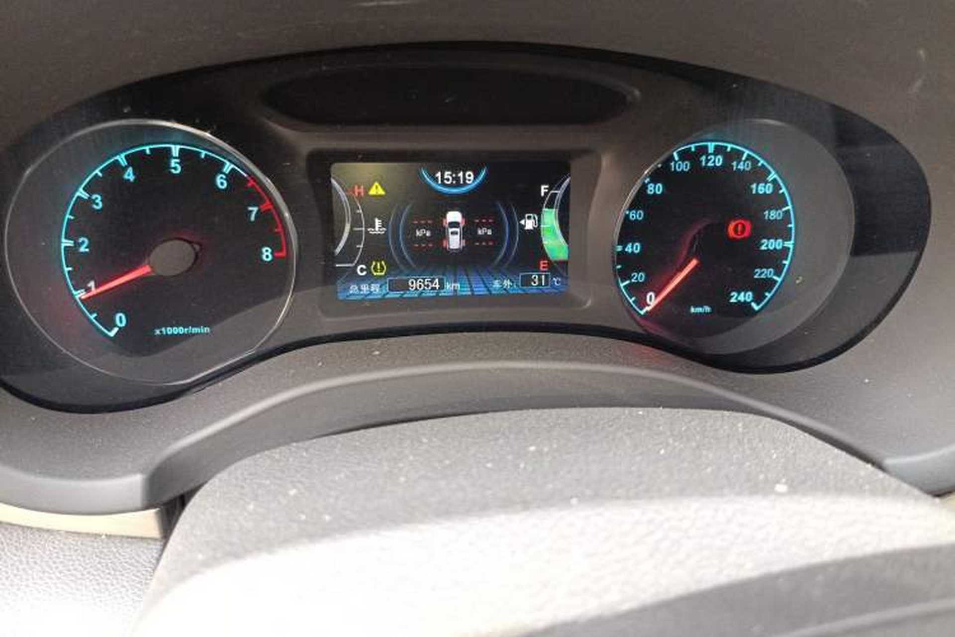 Used BYD Song 2018 1.5TI Manual Smart Connect Enjoyment Model Odometer Close Up
