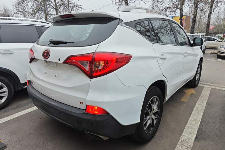 Used BYD Song 2018 1.5TI Manual Smart Connect Enjoyment Model Rear Right 45 Deg