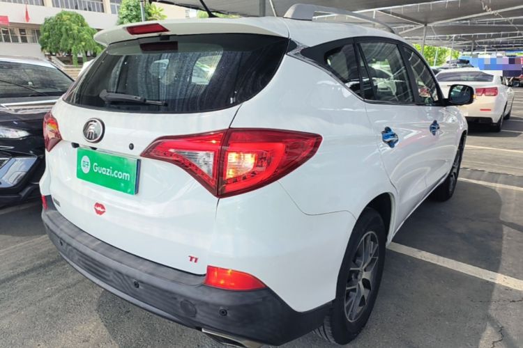 Used BYD Song 2018 1.5TI Manual Smart Connect Enjoyment Model Rear Right 45 Deg