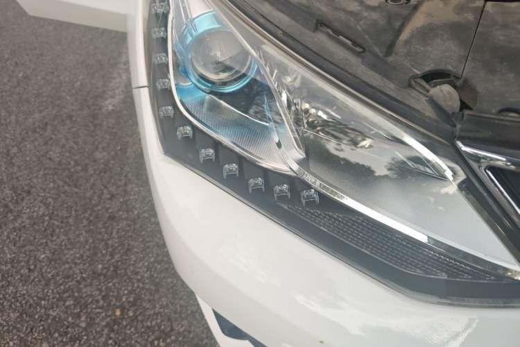 Used BYD Song 2018 1.5TI Manual Smart Connect Enjoyment Model Right Front Headlight