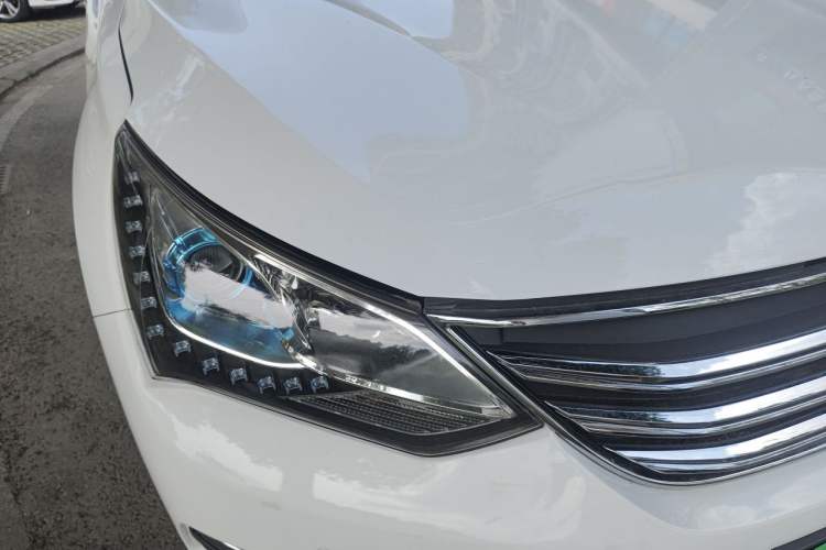 Used BYD Song 2018 1.5TI Manual Smart Connect Enjoyment Model Right Front Headlight