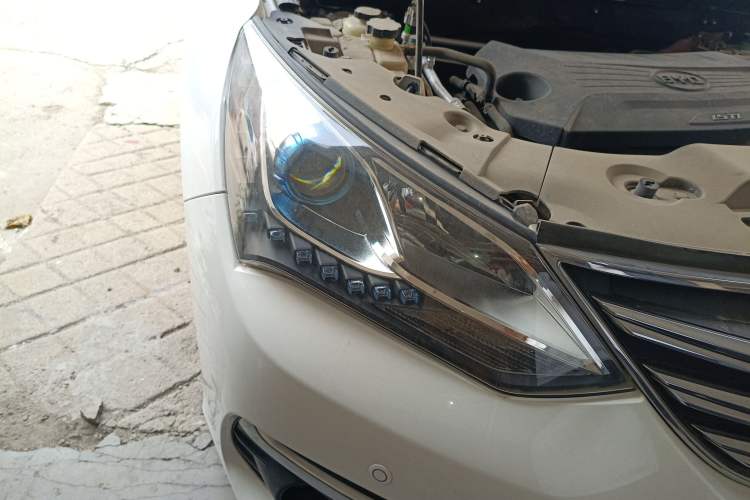 Used BYD Song 2018 1.5TI Manual Smart Connect Enjoyment Model Right Front Headlight