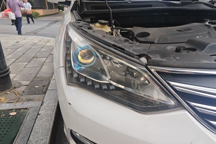 Used BYD Song 2018 1.5TID Automatic Smart Connect Luxury Model Right Front Headlight