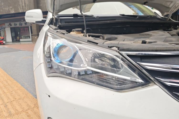 Used BYD Song 2018 1.5TID Automatic Smart Connect Prestige Model Right Front Headlight