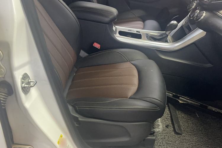 Used BYD Song 2018 1.5TID Automatic Smart Connect Prestige Model Right Front Seat