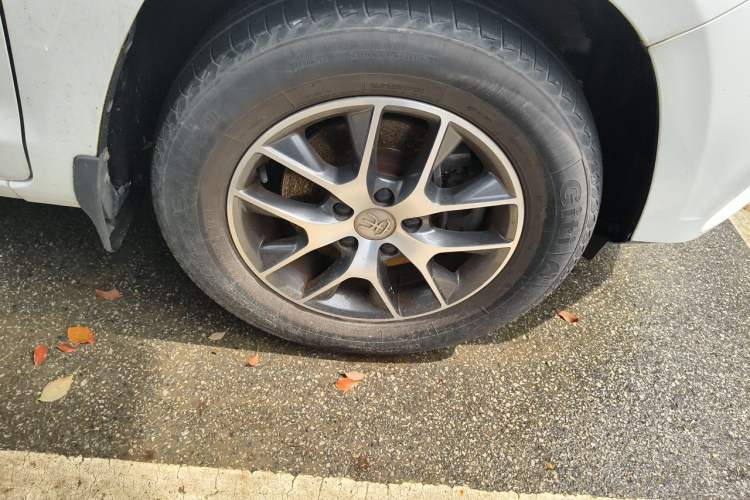 Used BYD Song 2018 1.5TI Manual Entry-Level Model Right Front Wheel Hub