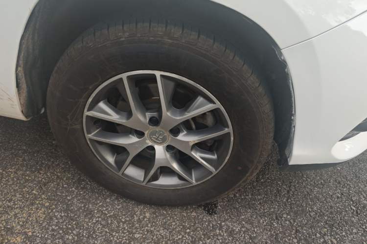 Used BYD Song 2018 1.5TI Manual Smart Connect Enjoyment Model Right Front Wheel Hub