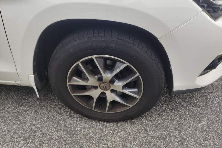 Used BYD Song 2018 1.5TID Automatic Smart Connect Prestige Model Right Front Wheel Hub
