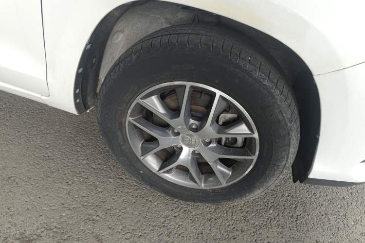Used BYD Song 2018 1.5TI Manual Smart Connect Enjoyment Model Right Front Wheel Hub