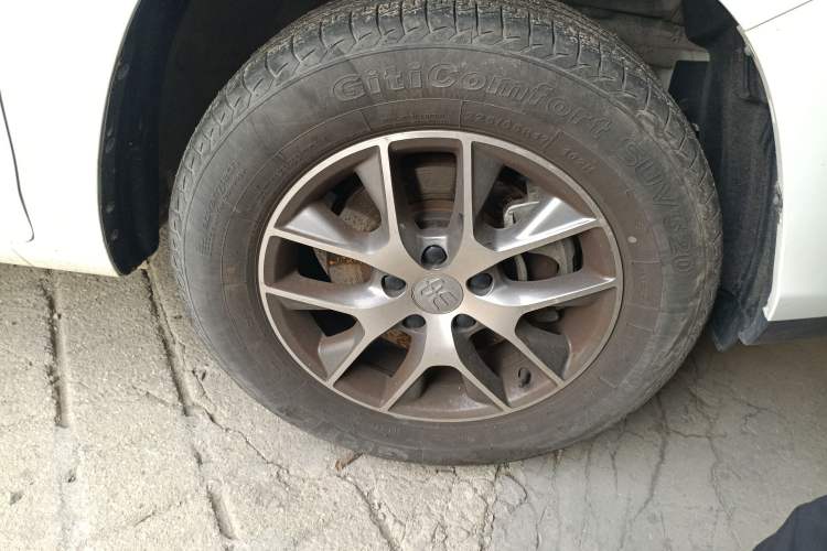 Used BYD Song 2018 1.5TI Manual Smart Connect Enjoyment Model Right Front Wheel Hub