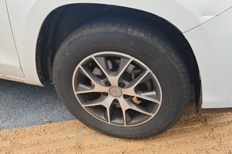 Used BYD Song 2018 1.5TID Automatic Smart Connect Prestige Model Right Front Wheel Hub