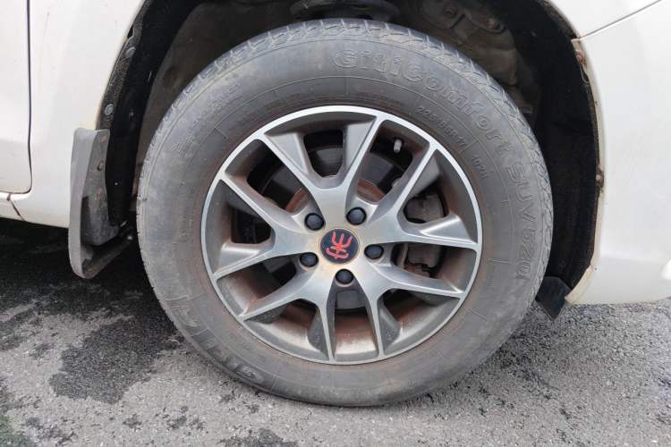 Used BYD Song 2018 1.5TI Manual Smart Connect Enjoyment Model Right Front Wheel Hub