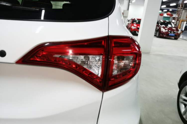 Used BYD Song 2018 1.5TID Automatic Smart Connect Luxury Model Right Rear Taillight