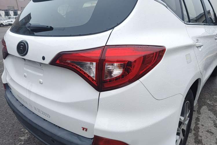 Used BYD Song 2018 1.5TI Manual Smart Connect Enjoyment Model Right Rear Taillight