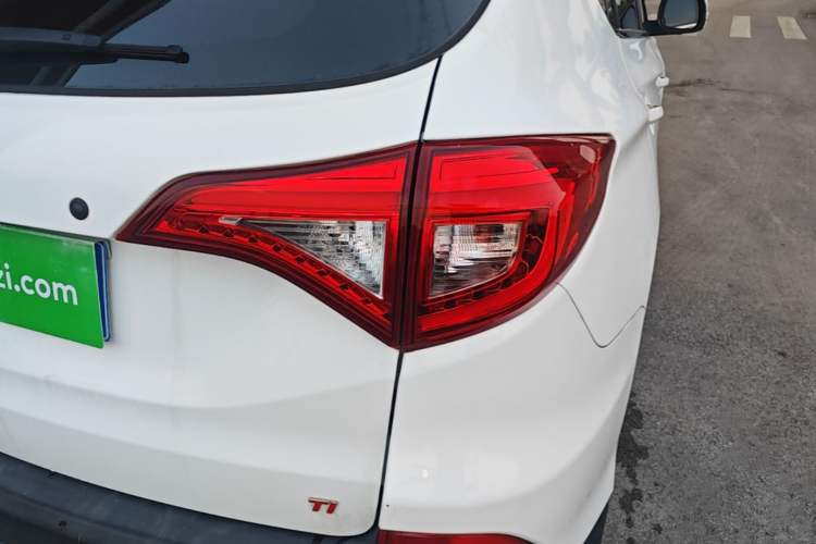 Used BYD Song 2018 1.5TI Manual Smart Connect Enjoyment Model Right Rear Taillight