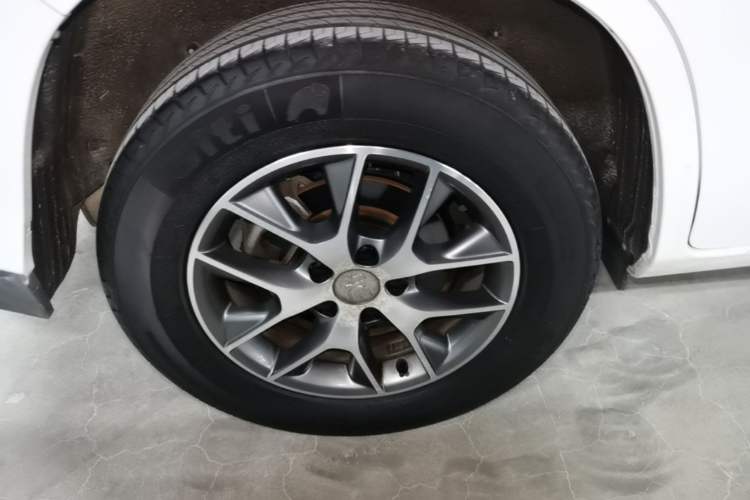 Used BYD Song 2018 1.5TID Automatic Smart Connect Luxury Model Right Rear Wheel Hub