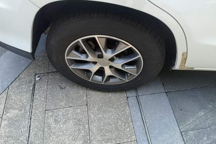 Used BYD Song 2018 1.5TID Automatic Smart Connect Prestige Model Right Rear Wheel Hub