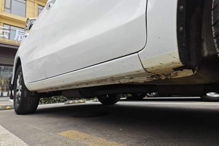 Used BYD Song 2018 1.5TI Manual Smart Connect Enjoyment Model Right Side Sill