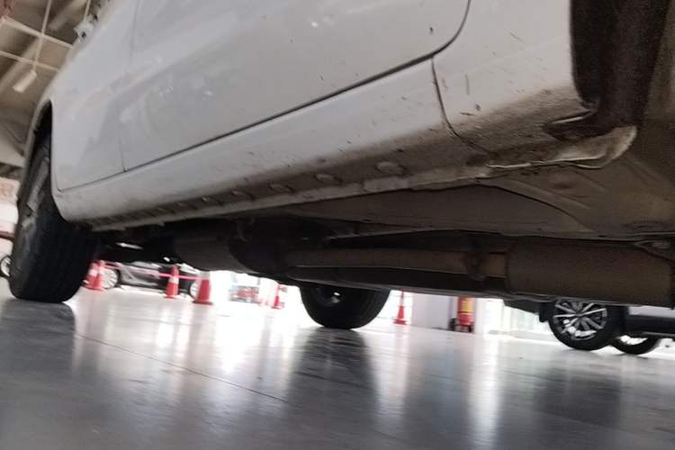 Used BYD Song 2018 1.5TID Automatic Smart Connect Prestige Model Right Side Sill