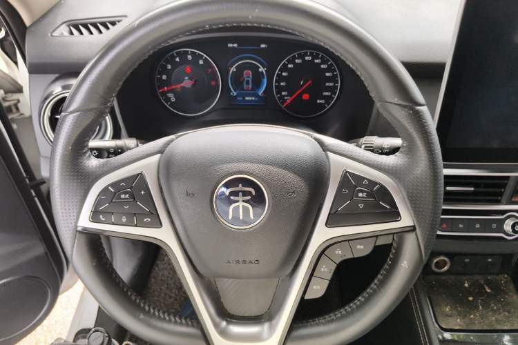 Used BYD Song 2018 1.5TI Manual Entry-Level Model Steering Wheel