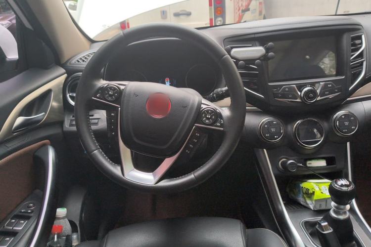 Used BYD Song 2018 1.5TI Manual Smart Connect Luxury Model Steering Wheel