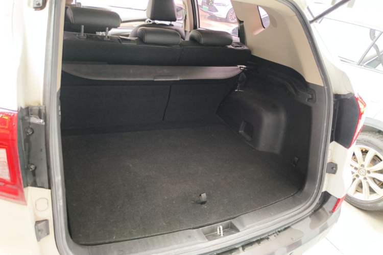 Used BYD Song 2018 1.5TID Automatic Smart Connect Prestige Model Trunk