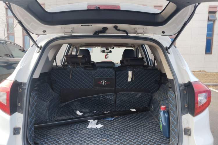 Used BYD Song 2018 1.5TID Automatic Smart Connect Prestige Model Trunk